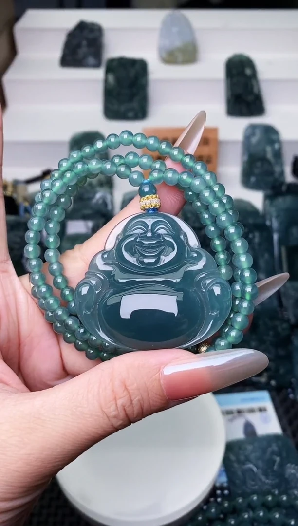 颈饰未镶嵌翡翠