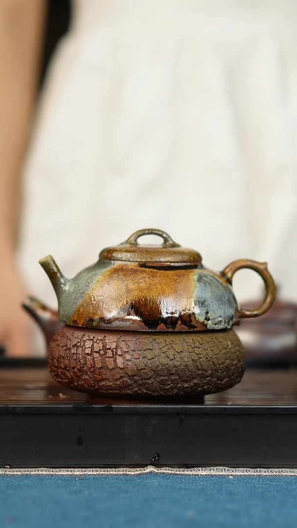 茶壶紫砂随****?柴烧紫砂天青微瑕壶