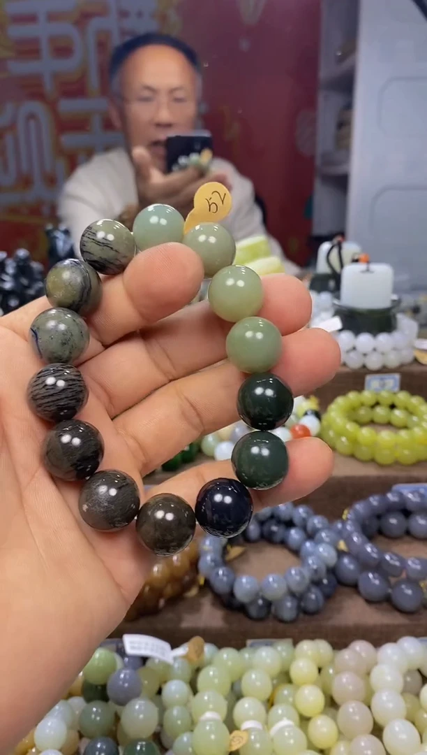 未镶嵌手链和田玉1