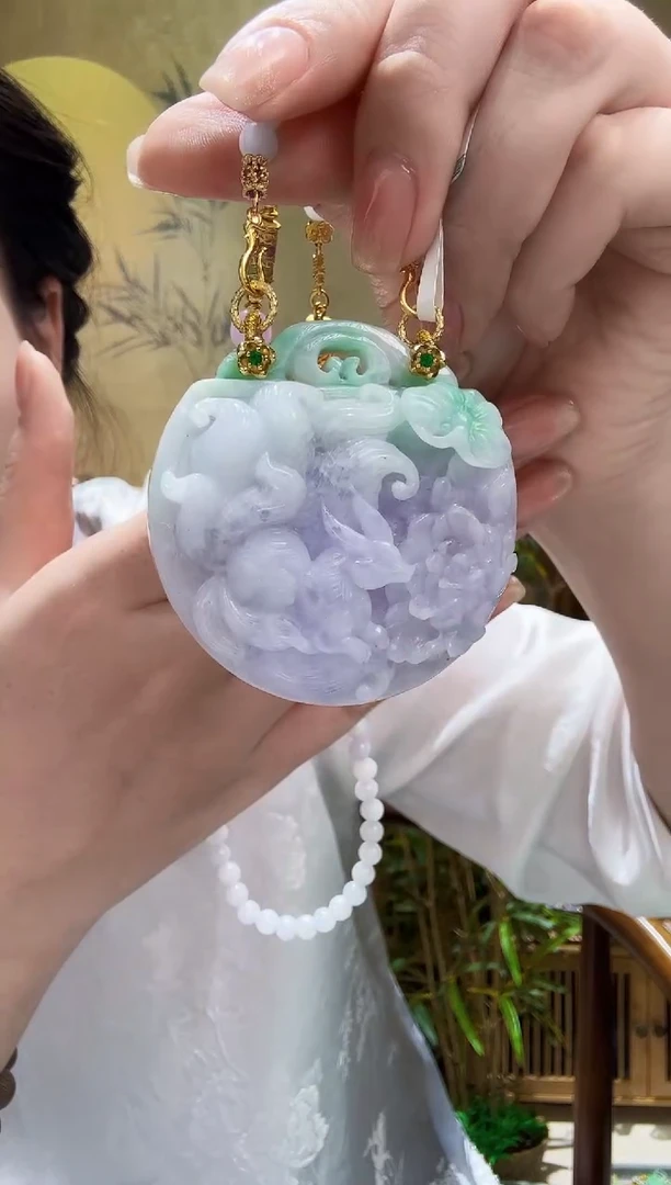 颈饰未镶嵌翡翠吊坠