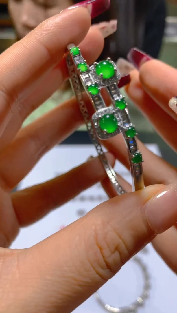 未镶嵌手链翡翠多样性发一