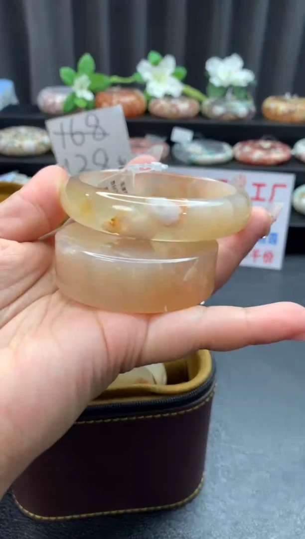 未镶嵌手镯石英质玉（57-58圈口）赠送镯心