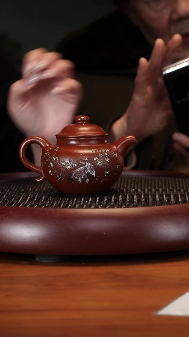 【闪购商品】紫砂茶壶2-64WPR莲子老朱泥300cc