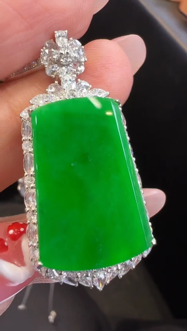 吊坠(不含链)18K金镶嵌翡翠吊坠