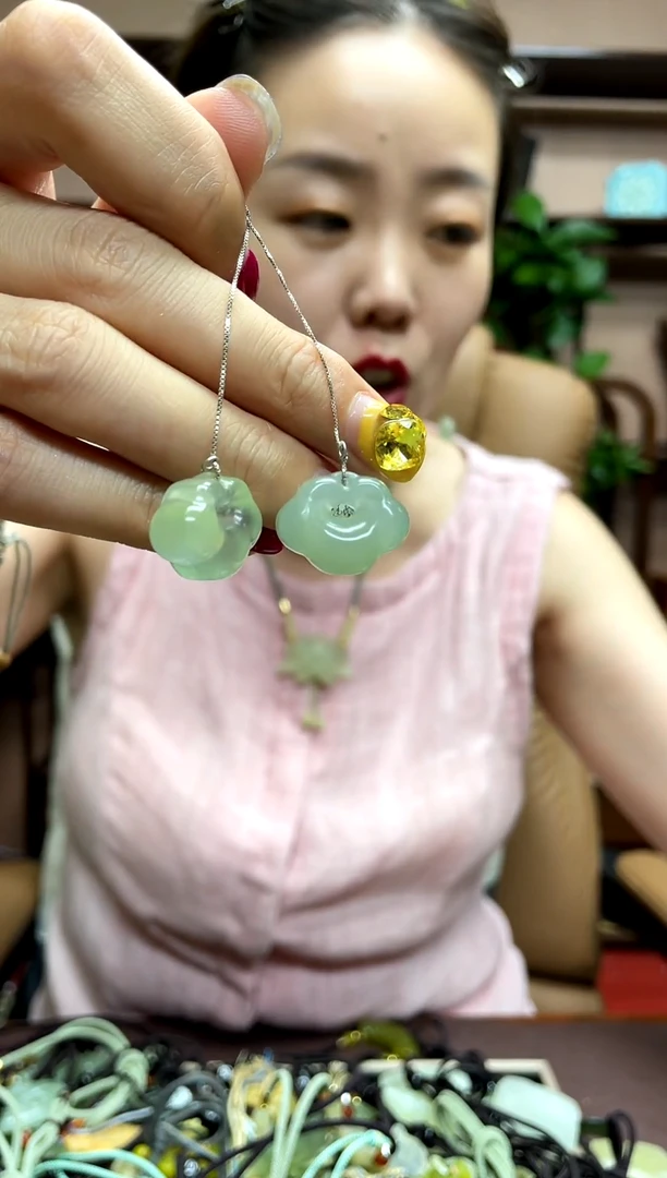 岫玉银S925镶嵌颈饰多样性发货发其中之一