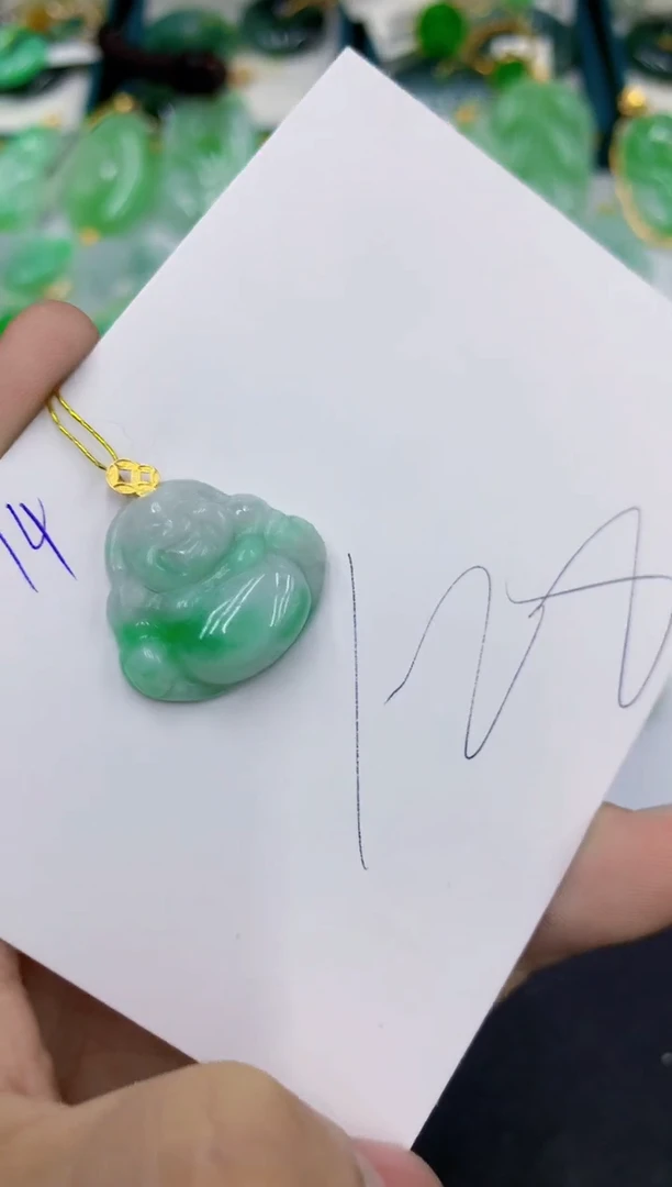 翡翠18K金镶嵌颈饰1111111111111