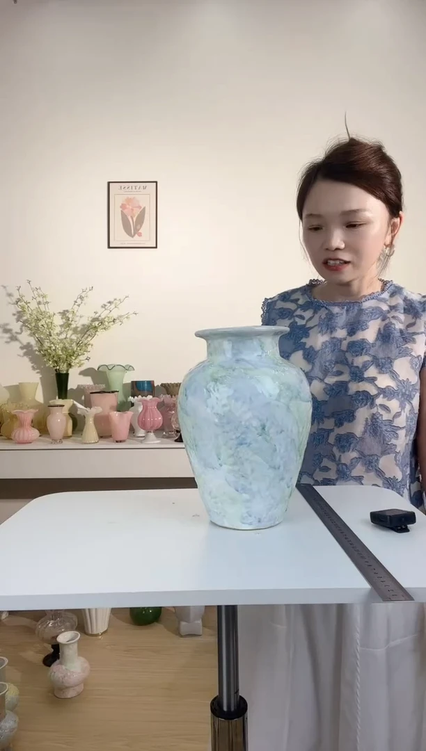 景德镇渲染陶瓷花瓶