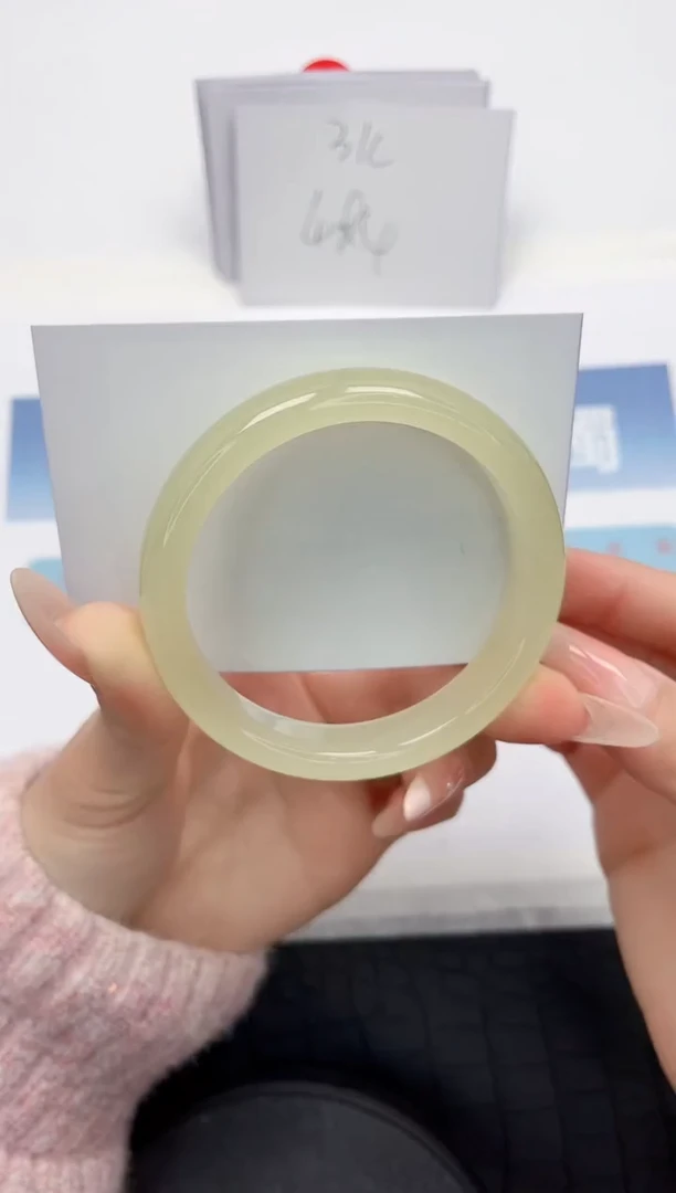 【闪购商品】石英质玉手镯未镶嵌L124-58.5