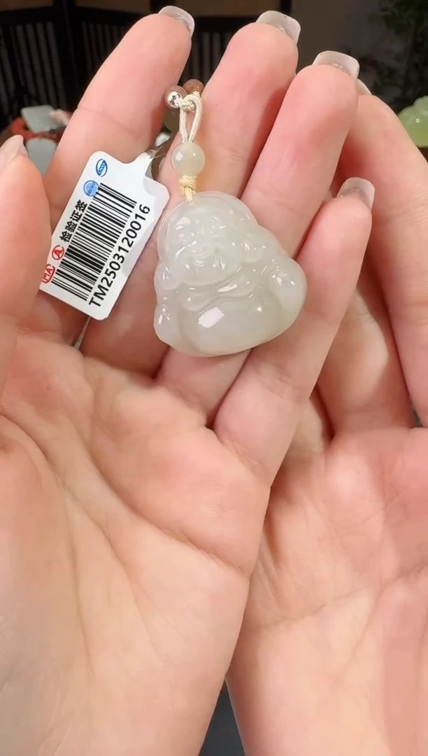 和田玉未镶嵌颈饰佛公p