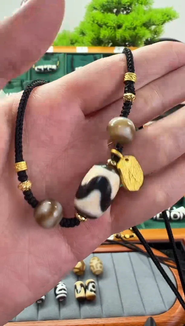 玛瑙/玉髓（覆膜）颈饰合金55.（微瑕 ）