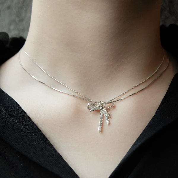 东黑三白 坠链均925银 小蝴蝶结 s930纯银原创百搭简约蝴蝶结项链