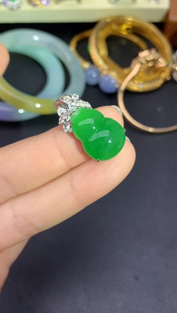 颈饰18K金镶嵌翡翠350-雪姐翡翠天天见