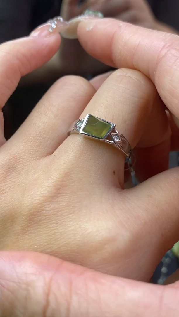 颈饰银S925镶嵌翡翠净货17696