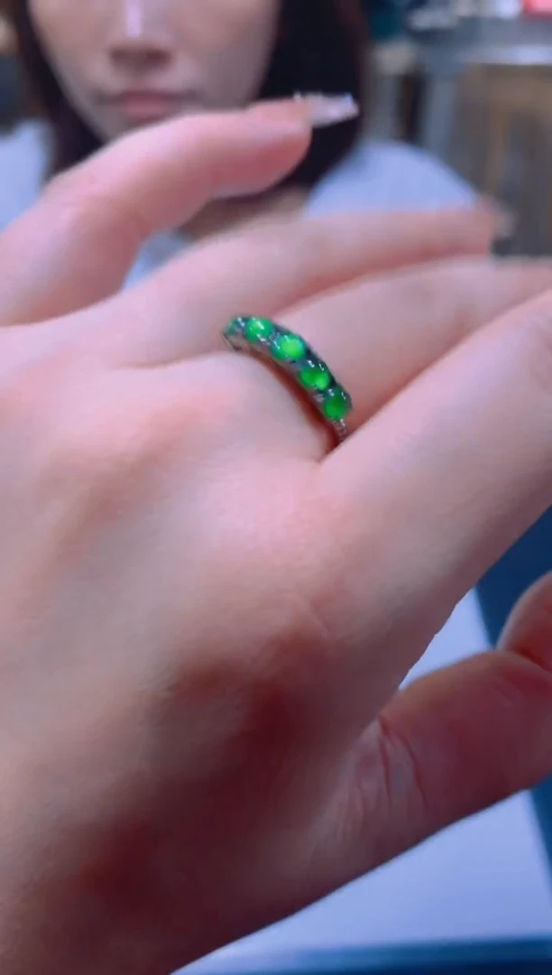 未镶嵌戒指翡翠多样性发一