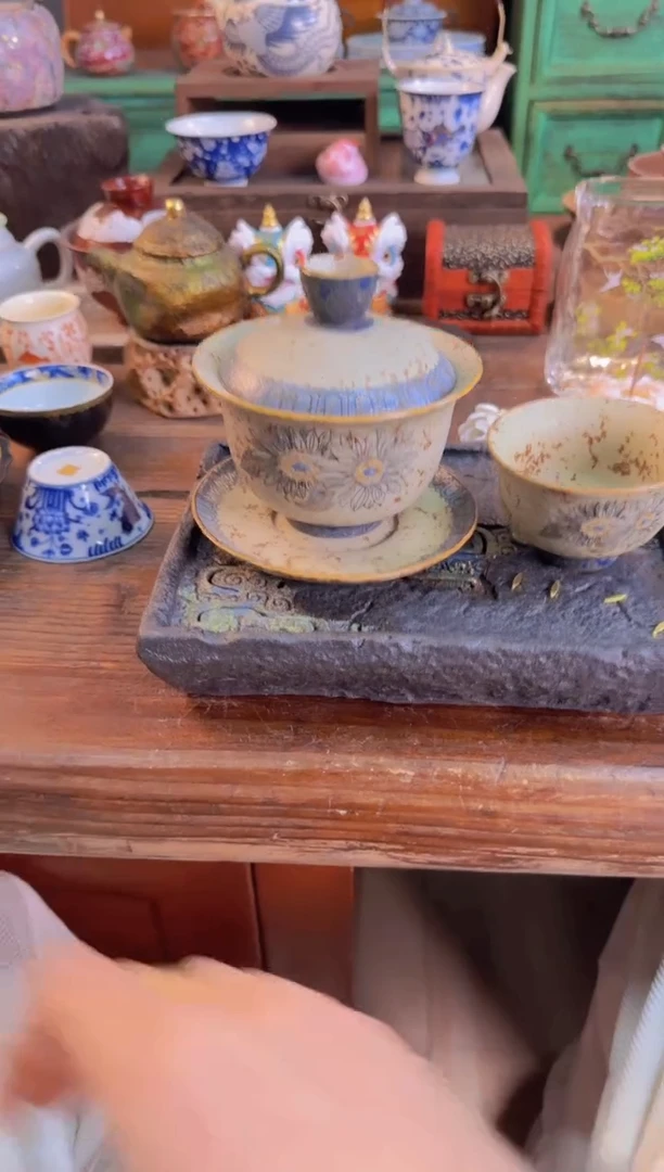 【闪购商品】焦糖青花火山石太阳花圆三才盖碗