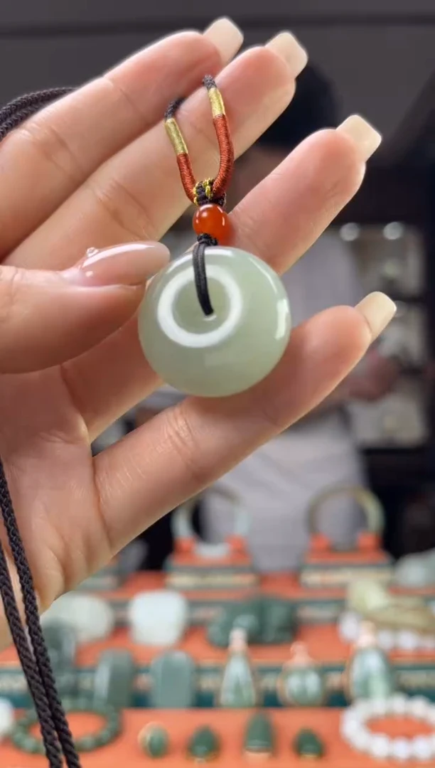 和田玉未镶嵌颈饰佩佩25mm左右