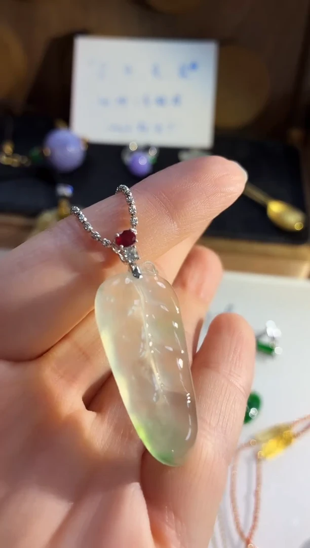 吊坠(不含链)18K金镶嵌翡翠吊坠