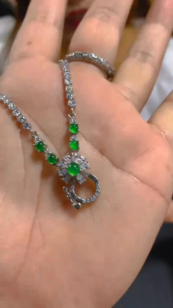 【闪购商品】翡翠吊坠(赠链)未镶嵌0397670612多样性发其一