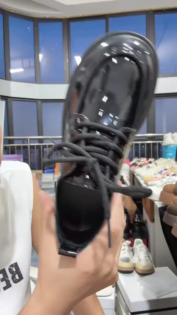 漆皮黑色乐福鞋36