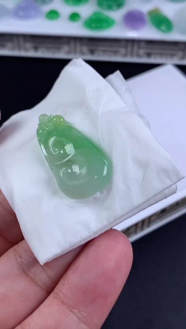 未镶嵌定制翡翠卫翡翠