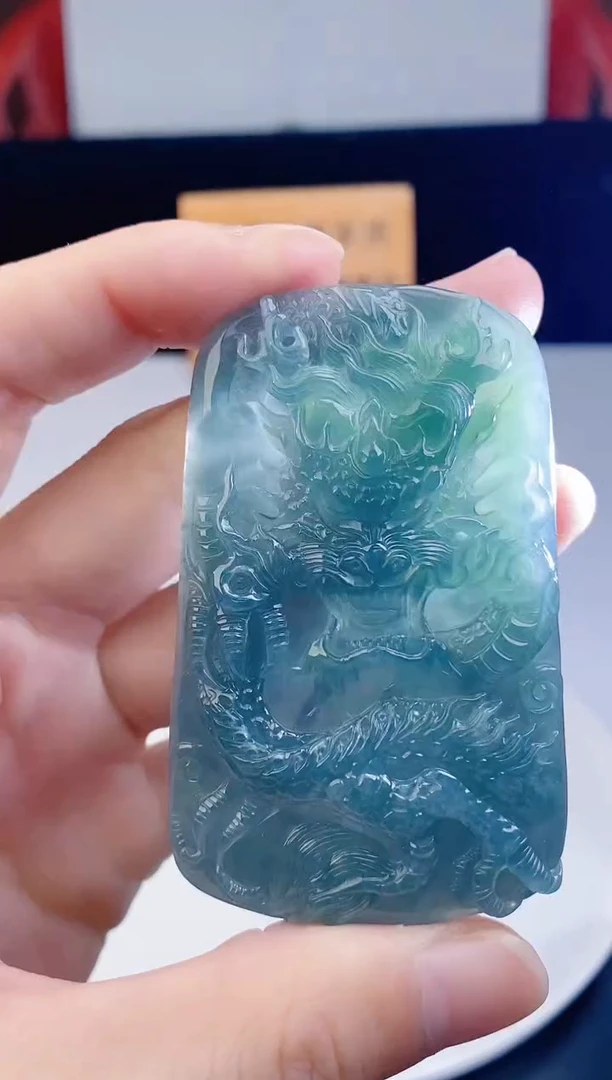 颈饰未镶嵌翡翠·