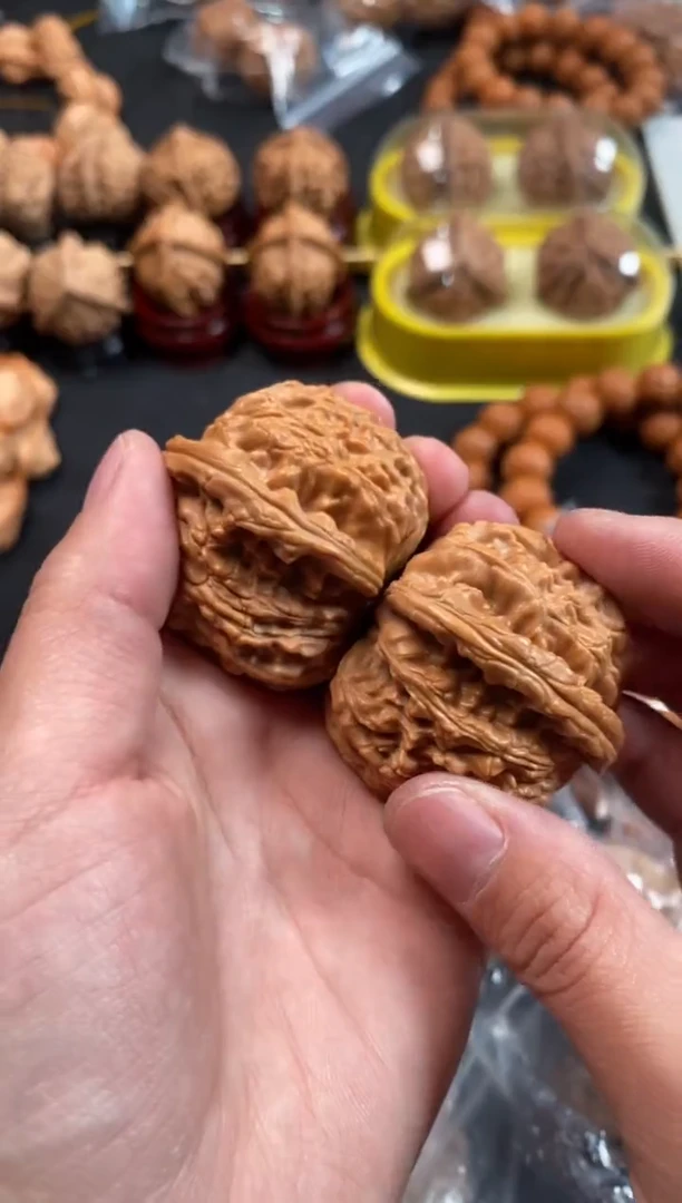 文玩核桃把件白狮子42尺X119