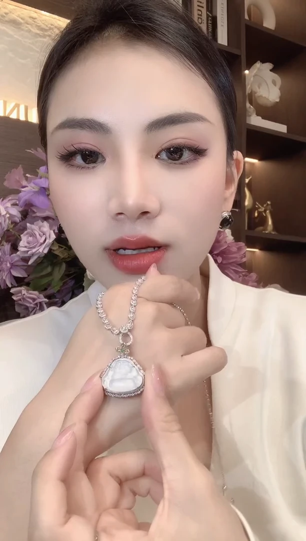 吊坠(不含链)18K金镶嵌翡翠A55