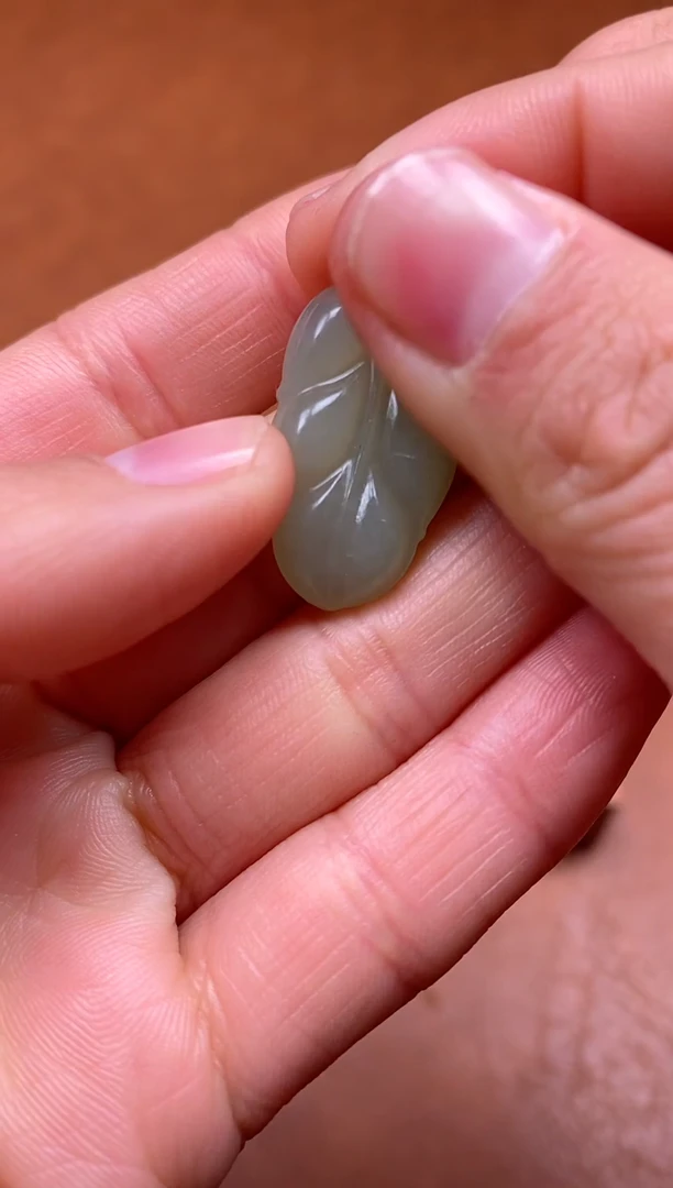 颈饰未镶嵌和田玉一夜成名