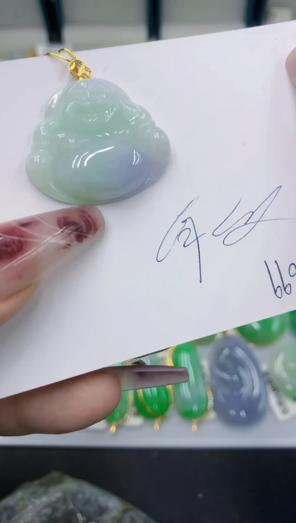 颈饰18K金镶嵌翡翠111111