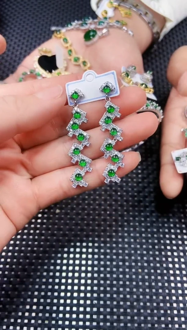 【闪购商品】翡翠耳饰未镶嵌11111111