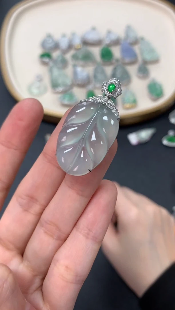 【闪购商品】翡翠吊坠(不含链)18K金镶嵌8800