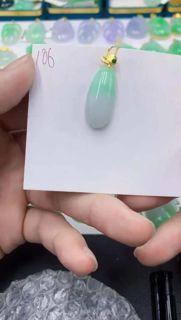 颈饰未镶嵌翡翠翡翠