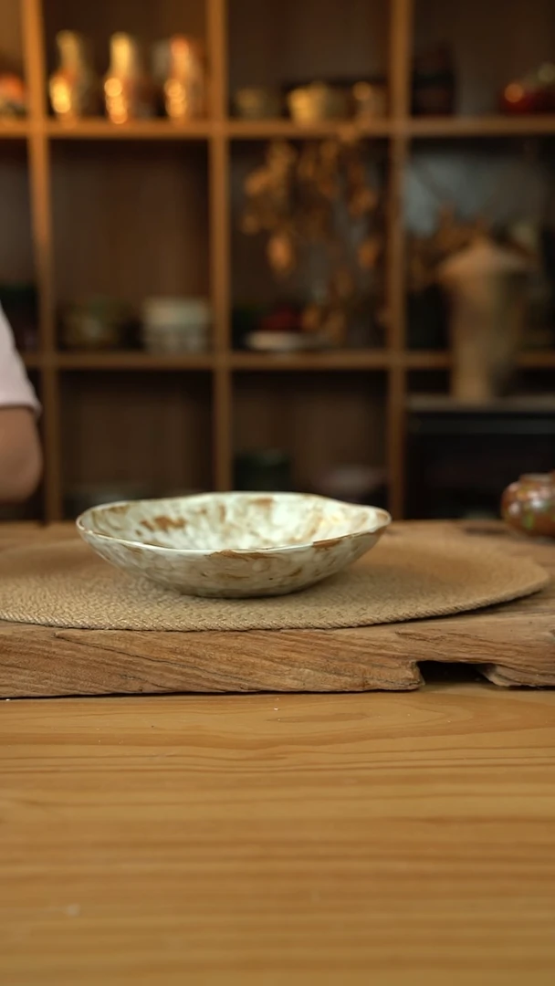 粉影系列的8英寸手捏盘1个