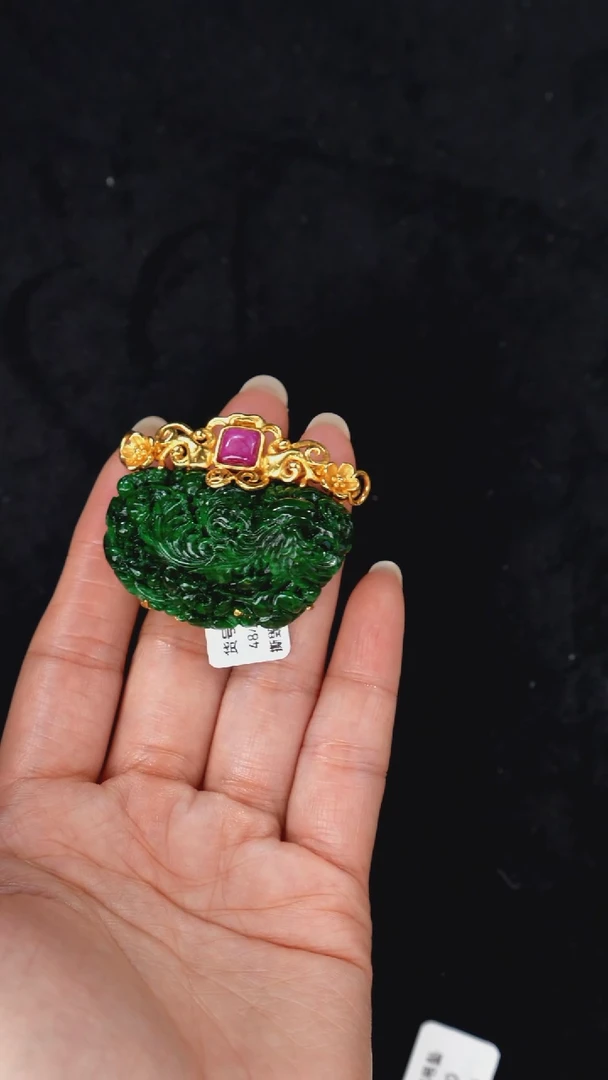 颈饰未镶嵌翡翠娜*宝吊坠