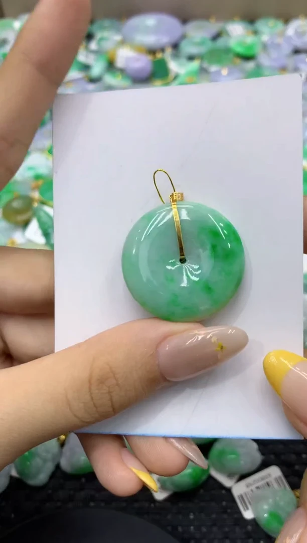 颈饰18K金镶嵌翡翠天然缅甸翡翠A货