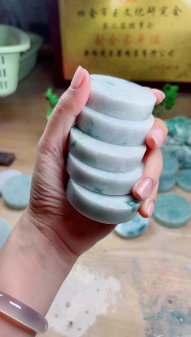 翡翠挂件未镶嵌 A货曹璀478