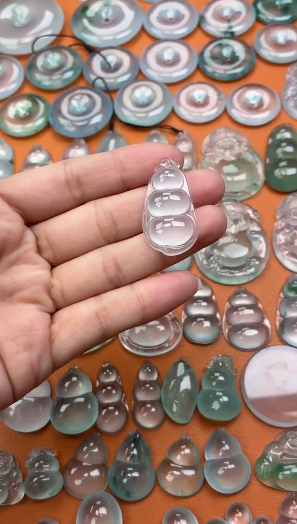 吊坠(不含链)未镶嵌翡翠3 豆子 33.1 18.1 5.7