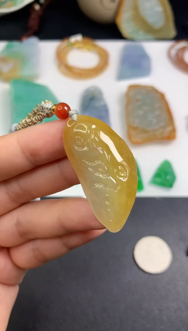 颈饰未镶嵌翡翠