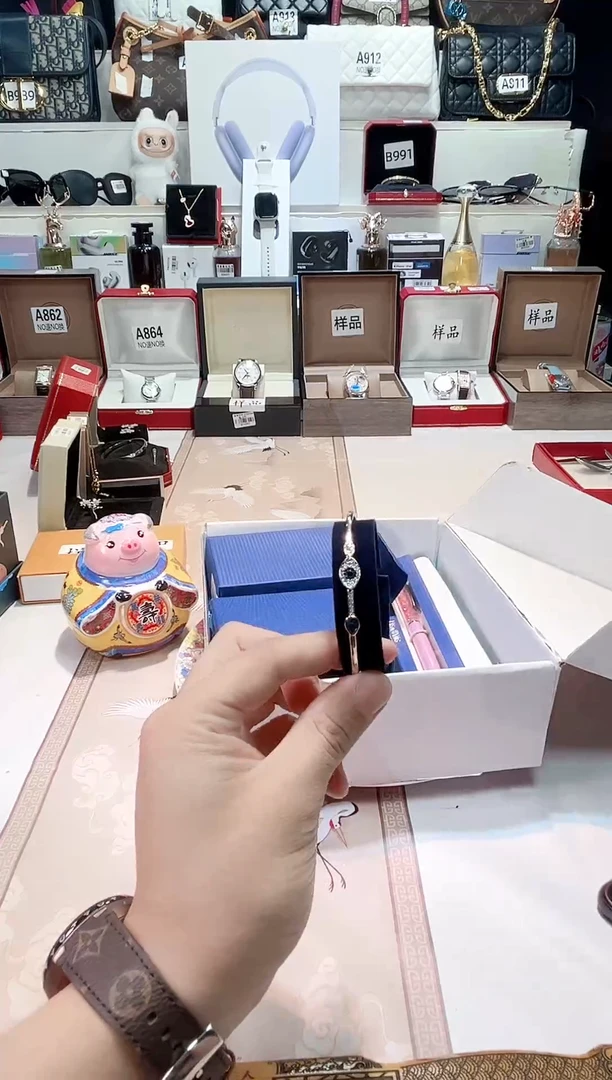 瓷片瓷器 库房到期 全部地板价@@1