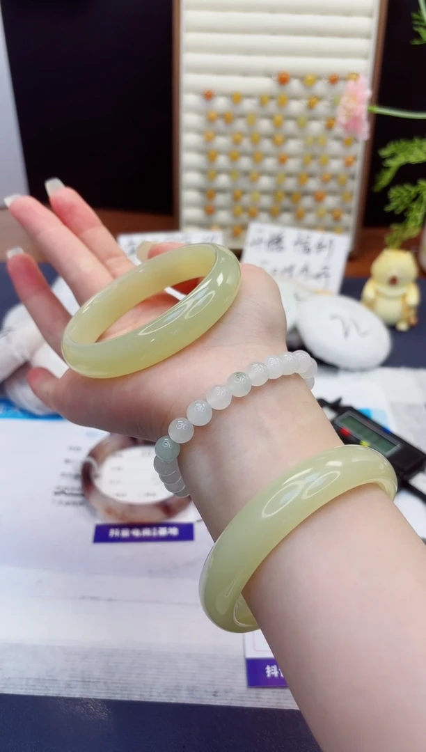 未镶嵌手镯石英质玉204-晴水-圈口58