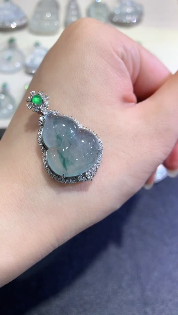 【闪购商品】翡翠颈饰18K金镶嵌B181