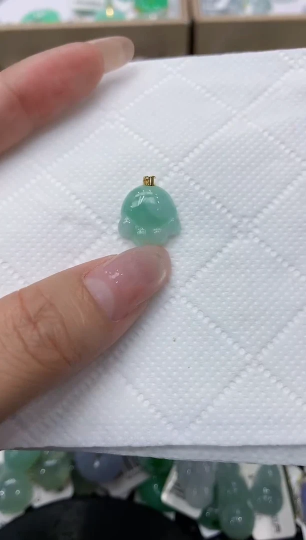 翡翠18K金镶嵌颈饰111111111