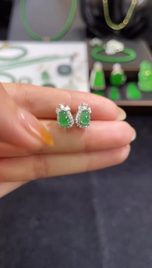 银S925镶嵌翡翠耳饰天然翡翠a货阳绿s925银镶葫芦耳钉