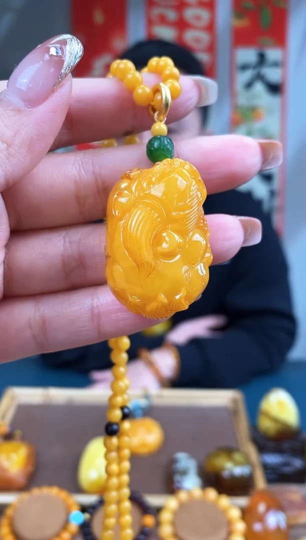 【闪购商品】琥珀裸石未镶嵌 基地发货 一物一证 顺丰包邮