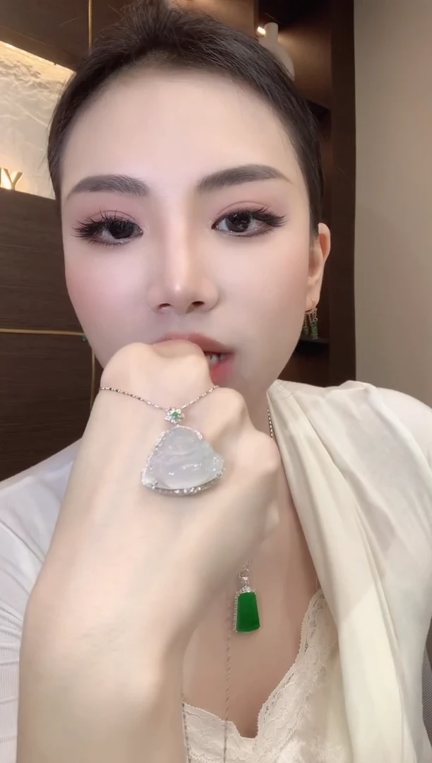 吊坠(不含链)18K金镶嵌翡翠A43