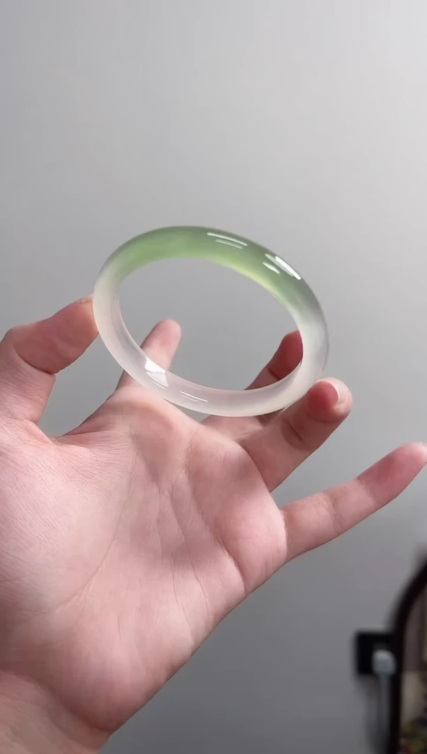 玛瑙/玉髓手镯未镶嵌56-57圈