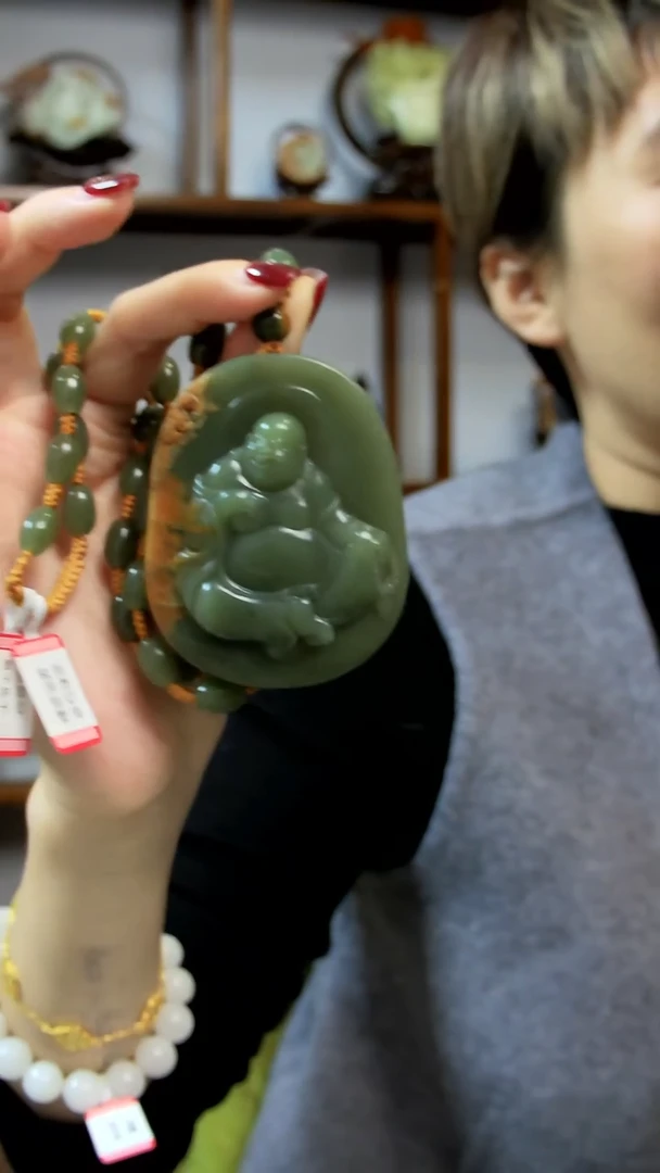 颈饰未镶嵌和田玉佛公