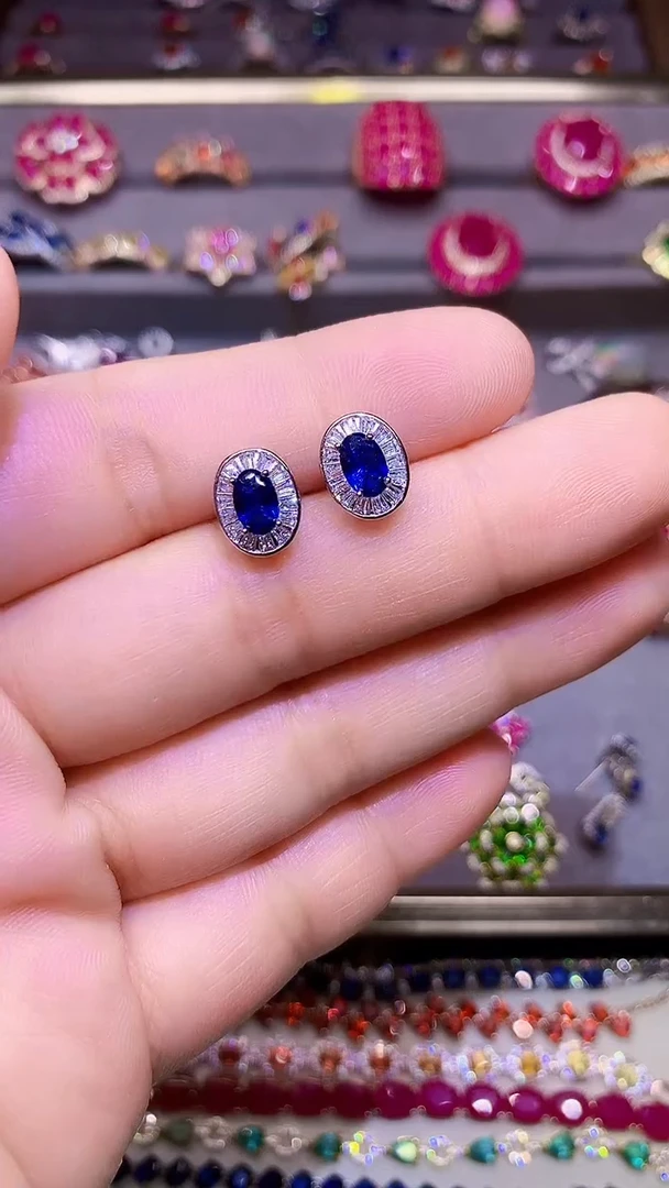 蓝宝石耳饰银S925镶嵌....