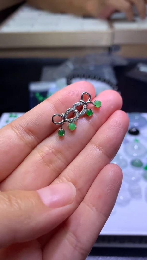 未镶嵌定制翡翠毛货