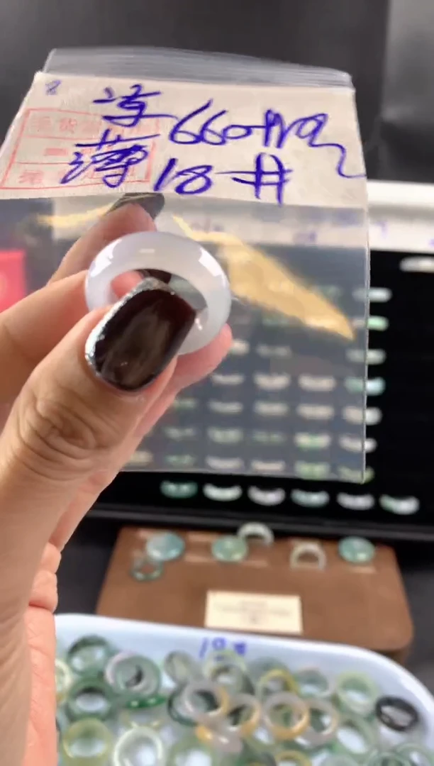 未镶嵌定制翡翠凉****子8戒圈18*670元毛货需精抛光发